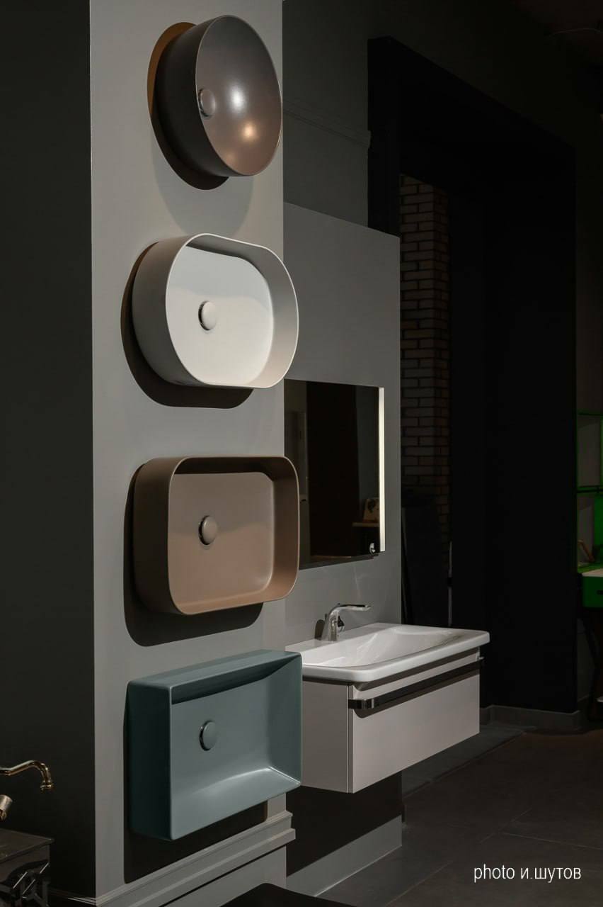 Сантехника и аксессуары в салоне Автор